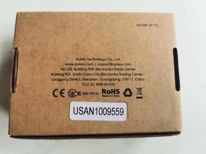 Rückseite der Aukey Earbuds-Verpackung