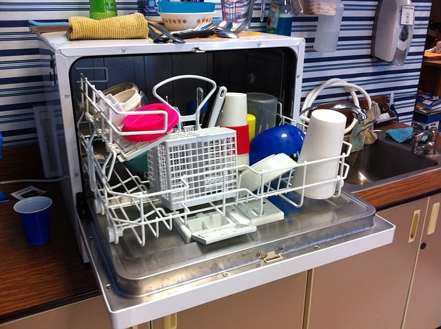 Table dishwasher | Mini dishwasher for small kitchens, garden or camping - guide