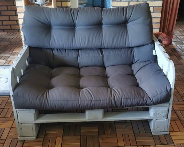 build a small pallet sofa