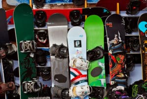 Snowboarding für Einsteiger: Wie du in 5 Schritten das perfekte Snowboard findest